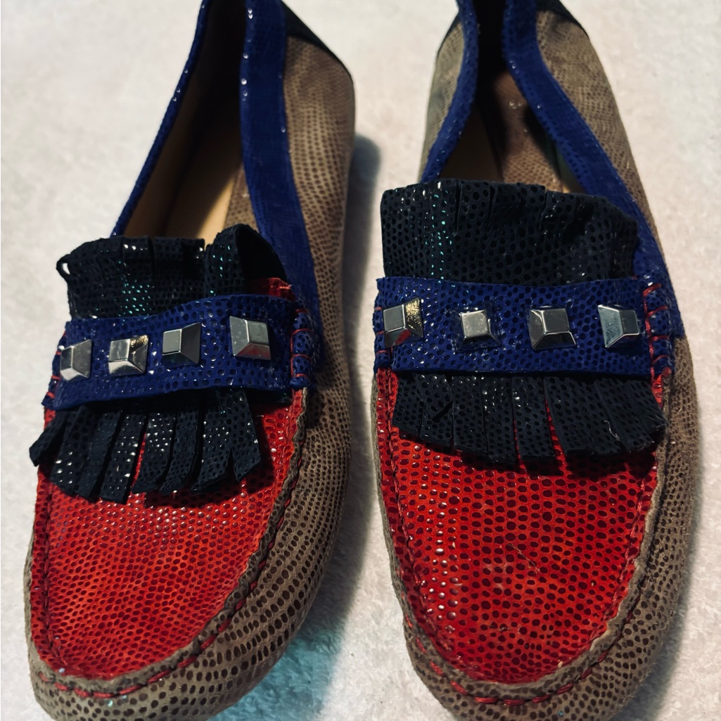 Brand New Stylish Vaneli Loafers  Size 11 N  Box 71